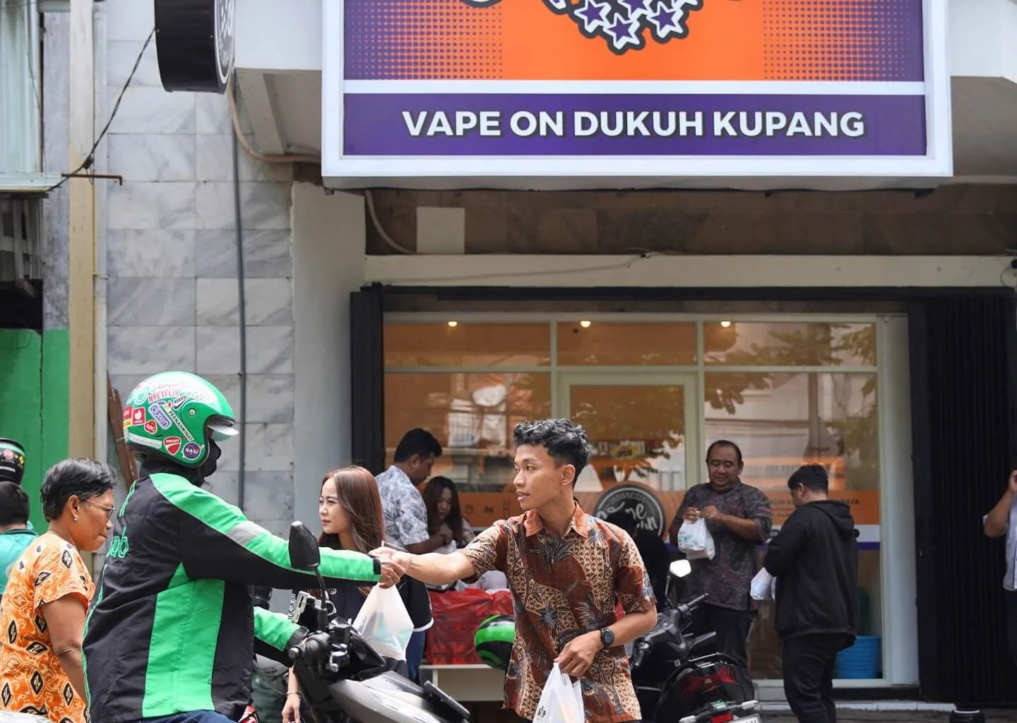 grand opening vape on dukuh kupang